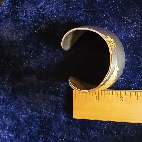 Silpada 925 Sterling Silver Hammered Look Cuff Bracelet - Picture 6 of 12